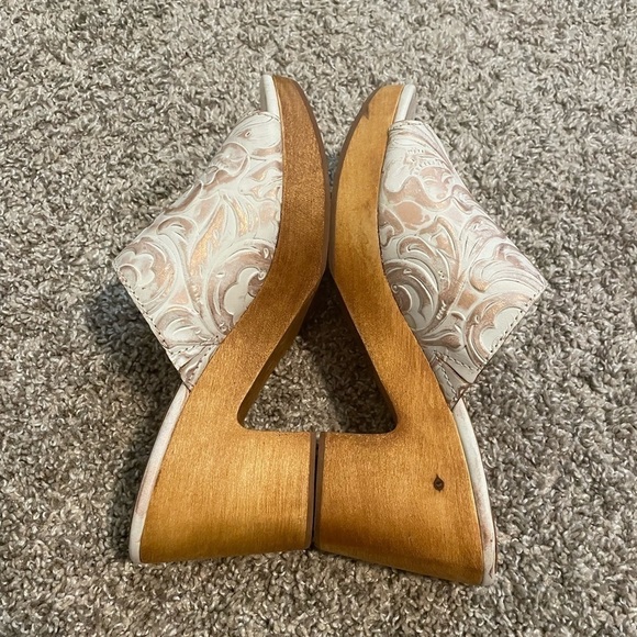 PATRICIA NASH VALENA WHITE COPPER TOOLED LEATHER CLOGS SHOES SIZE 7.5 - Picture 6 of 9